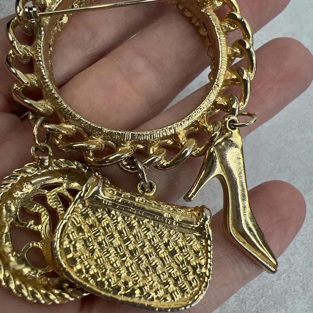Monogram this exquisite